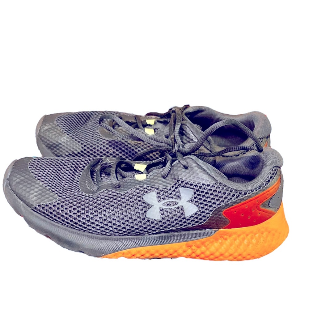 Men’s. Under Armour Charged Rogue 3. Size 9.5